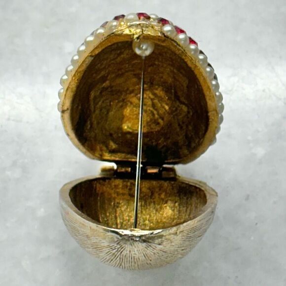 Rhinestone & Faux Pearl Beads Embellished Hinge Trinket Box Gold-tone Red 2" - Picture 4 of 5